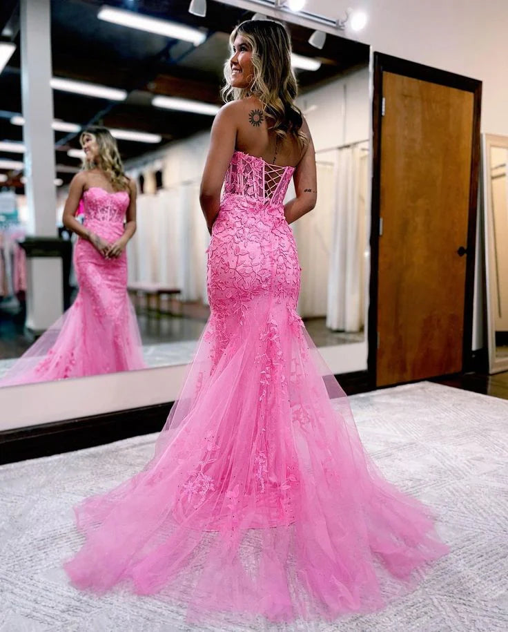 Vestido de fiesta largo de encaje con escote corazón y sirena sin tirantes